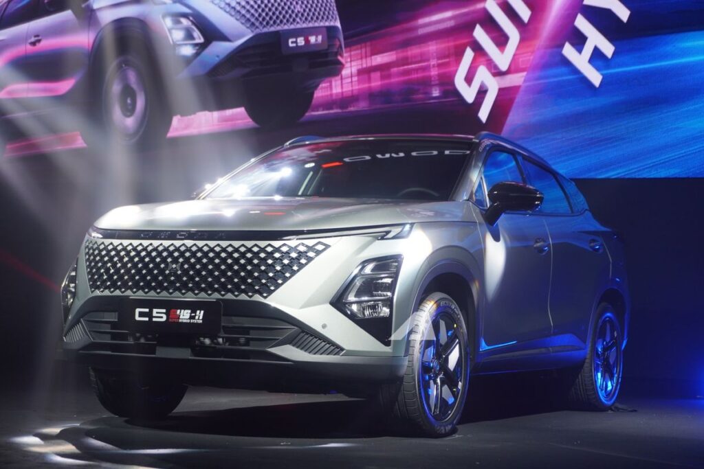 Omoda C5 SHS-H: Giá từ 599 triệu, hybrid mạnh mẽ