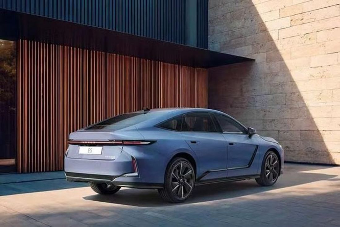 Lexus ES 2026 ra mắt với màn hình 14 inch và công nghệ mới