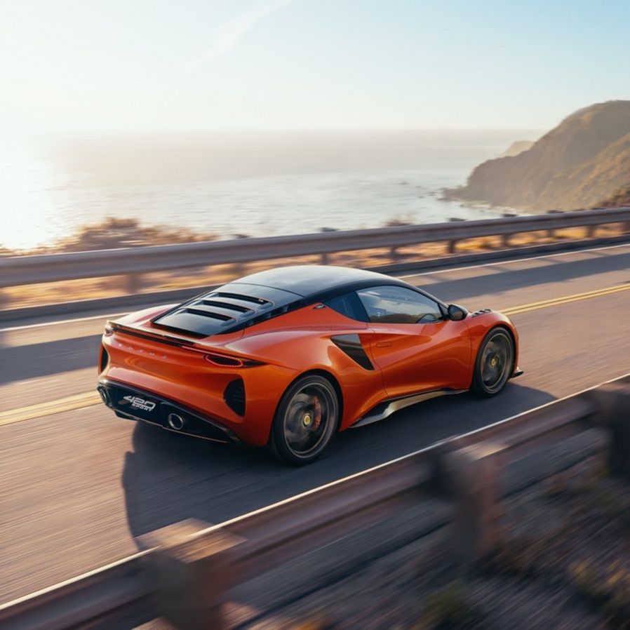 Lotus Emira 420 Sport công suất 420 mã lực ra mắt Việt Nam