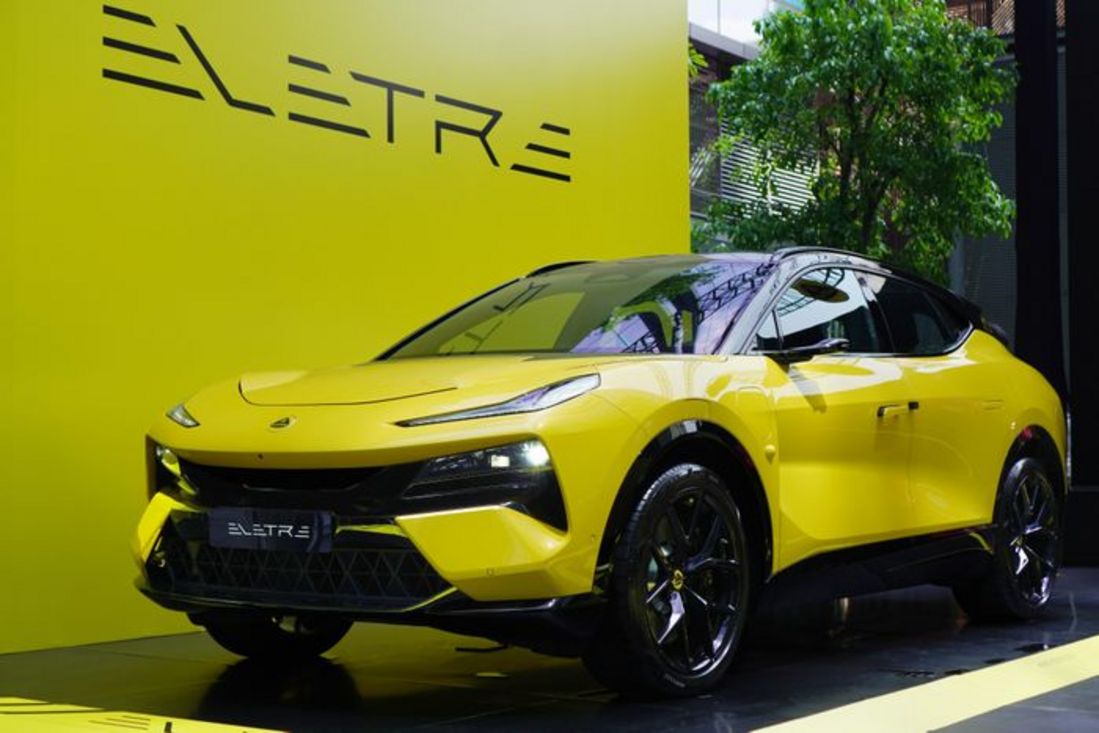 Khám phá SUV điện Lotus Eletre giá từ 4,4 tỷ tại Việt Nam