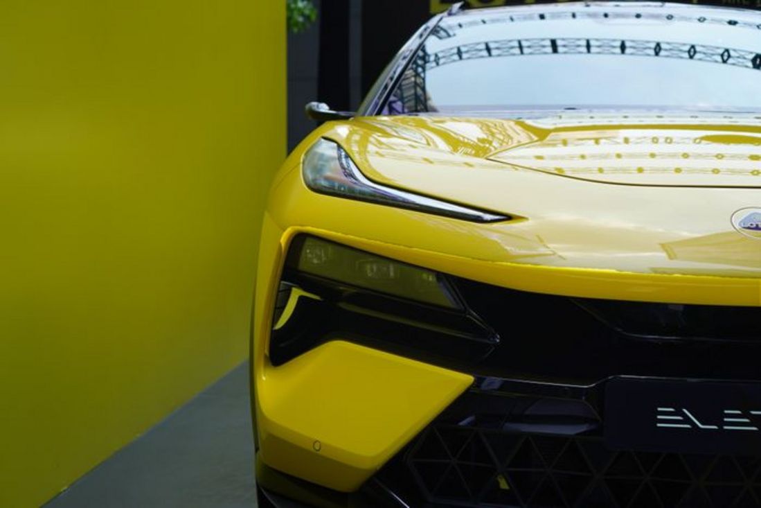 Khám phá SUV điện Lotus Eletre giá từ 4,4 tỷ tại Việt Nam