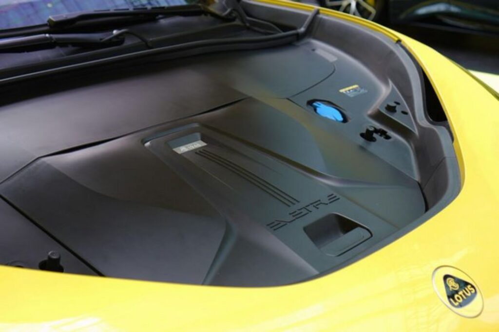 Khám phá SUV điện Lotus Eletre giá từ 4,4 tỷ tại Việt Nam