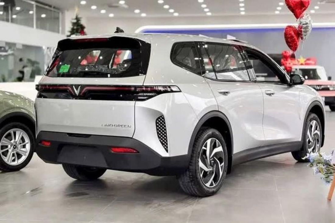 Toyota Veloz Cross vượt Mitsubishi Xpander trong tháng 4/2026