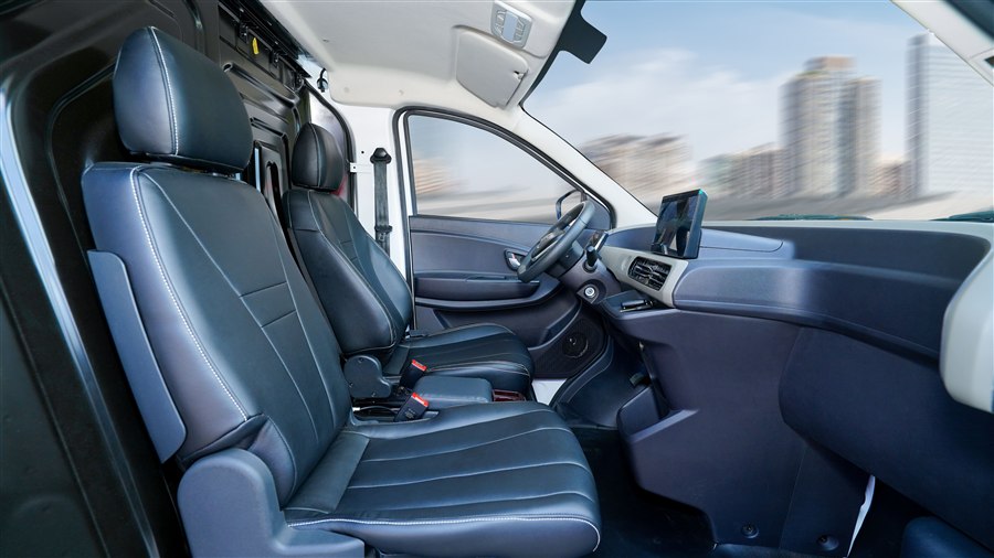 Van điện GK 48EV – ghế lái bọc da công thái học thoải mái