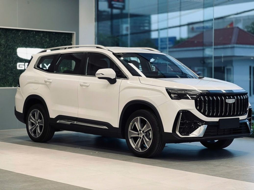 Loạt ô tô gầm cao và hybrid đổ bộ Việt Nam trong tháng 6