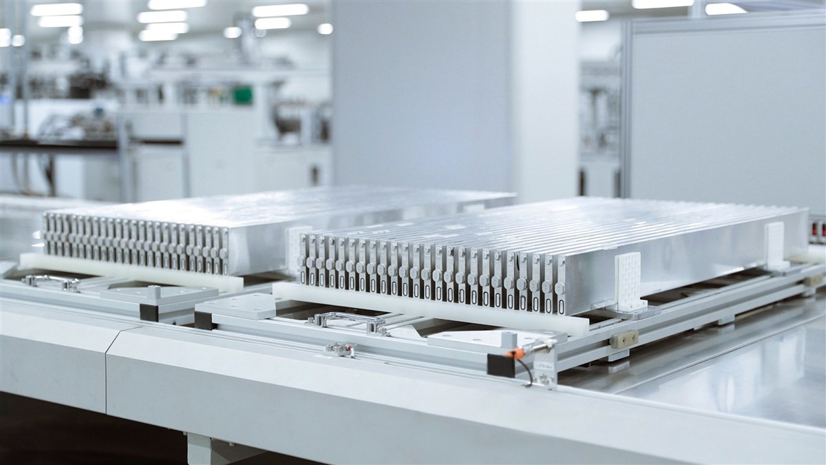 Pin Blade Battery trên BYD M6