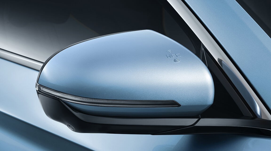 Thẻ khóa NFC trên gương chiếu hậu BYD Sealion 6