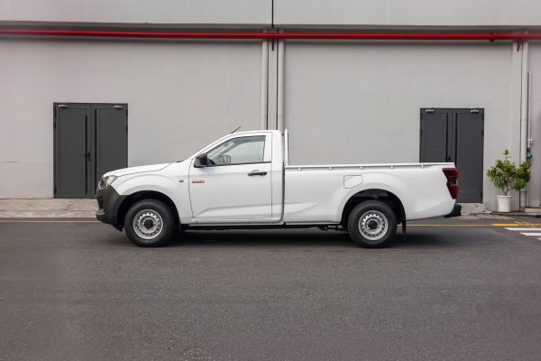 Isuzu D-Max cabin đơn nhìn ngang thân xe
