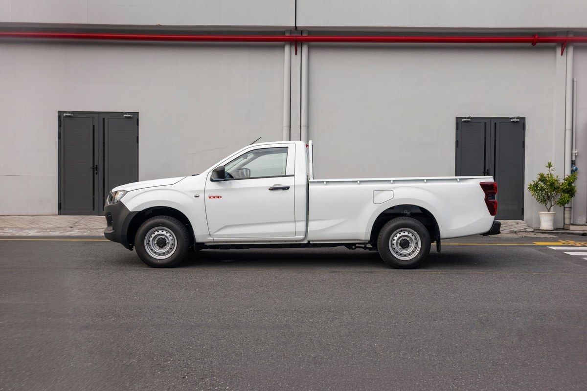 Isuzu D-Max cabin đơn nhìn ngang thân xe