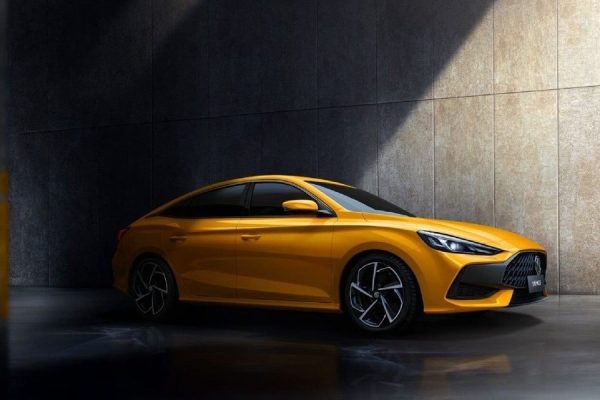 MG5 màu vàng trong studio