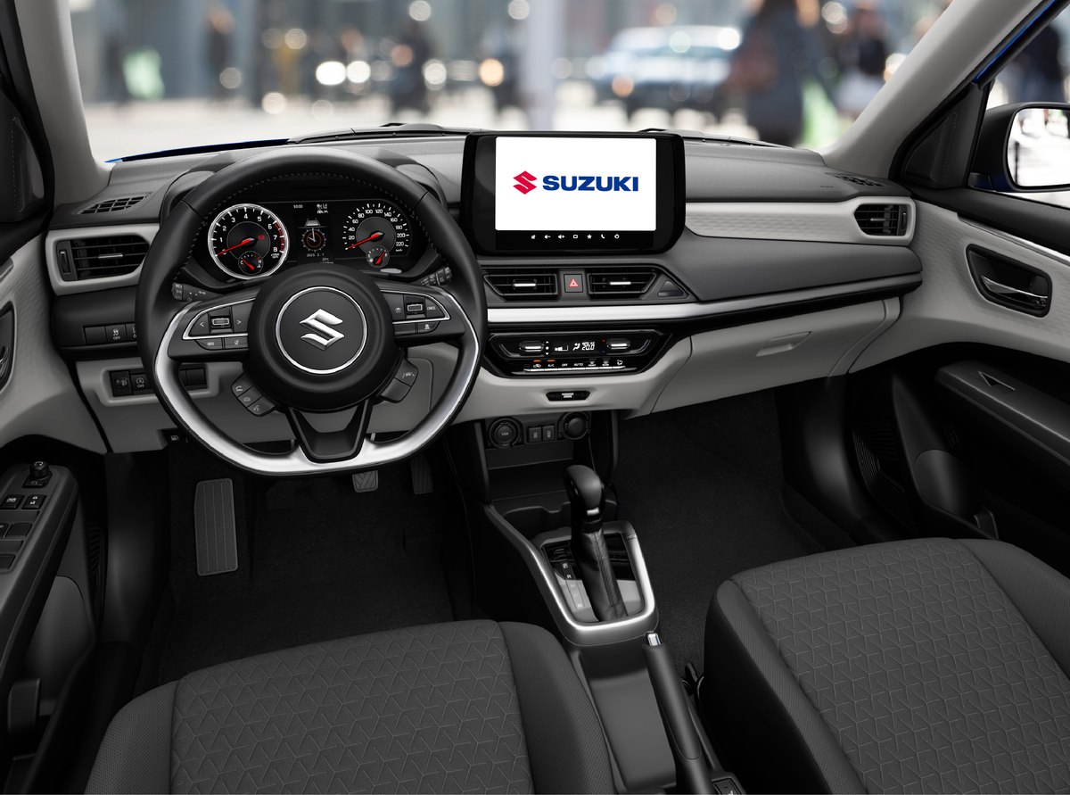 Khoang lái Suzuki Swift với màn hình 9 inch và vô-lăng bọc da