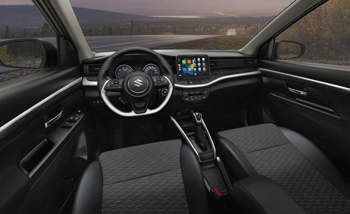 Khoang lái Suzuki XL7 Hybrid với màn hình cảm ứng 10 inch