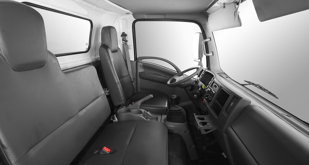 Khoang cabin xe tải Isuzu N-Series