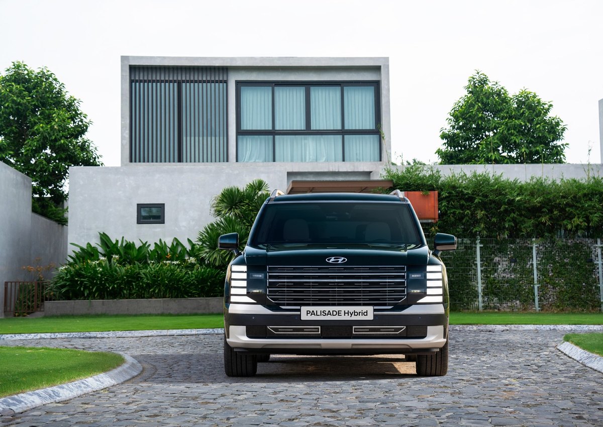 Chính diện Palisade Hybrid với lưới tản nhiệt ngang
