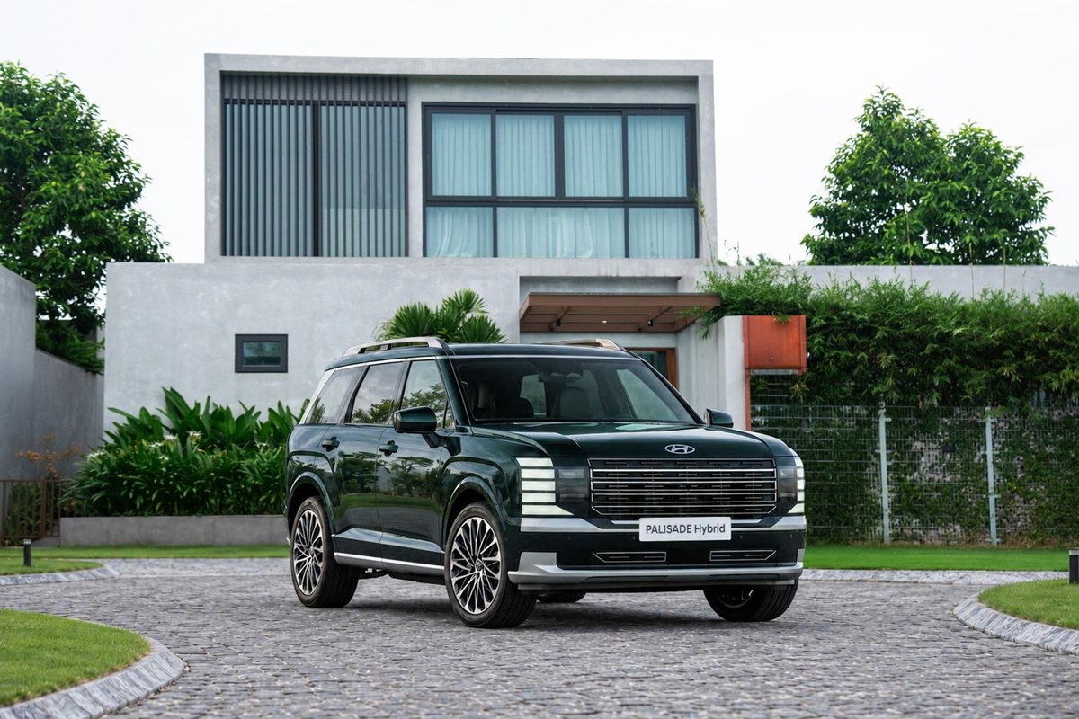 Palisade Hybrid nhìn từ phía trước bên trái