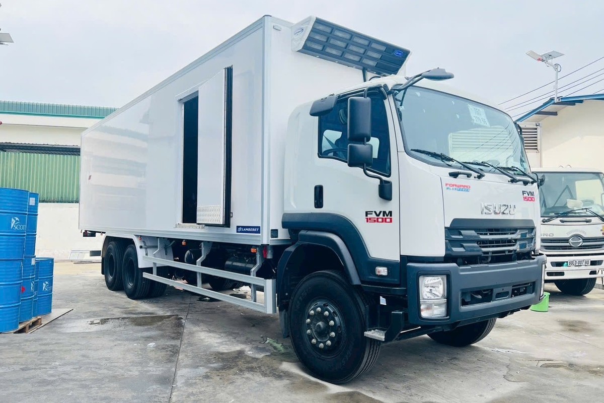 Isuzu FVM 1500 thùng đông lạnh tại Isuzu An Khánh