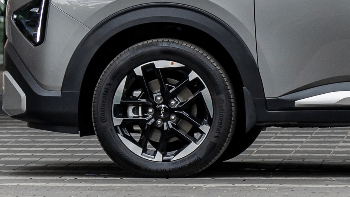 Mâm hợp kim 17 inch đa chấu 2 tone màu của Kia Carens Clavis