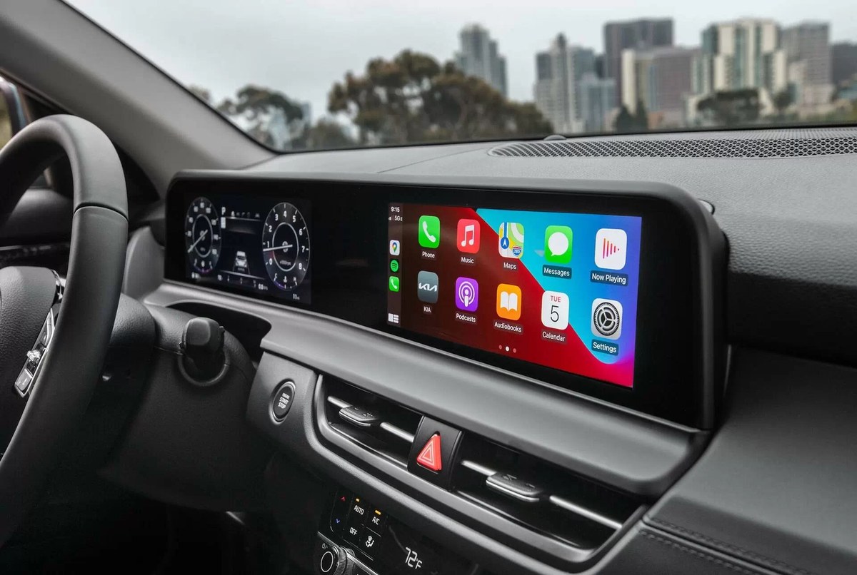 Cụm màn hình Panoramic của New Seltos kết nối Apple CarPlay
