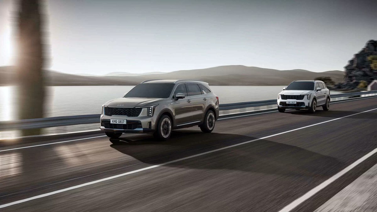 New Sorento Hybrid chạy giữ khoảng cách với xe phía trước