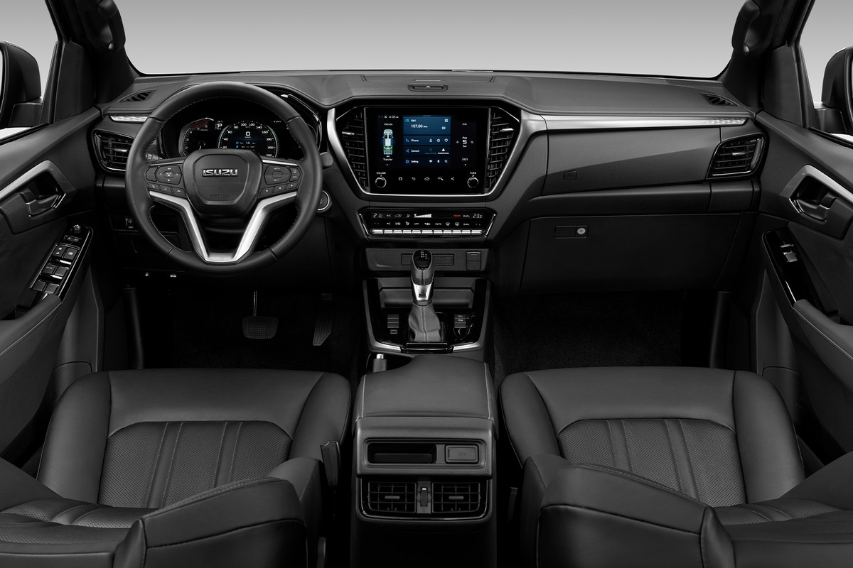 Khoang lái Isuzu D-Max Hi-Lander với màn hình giải trí 9 inch