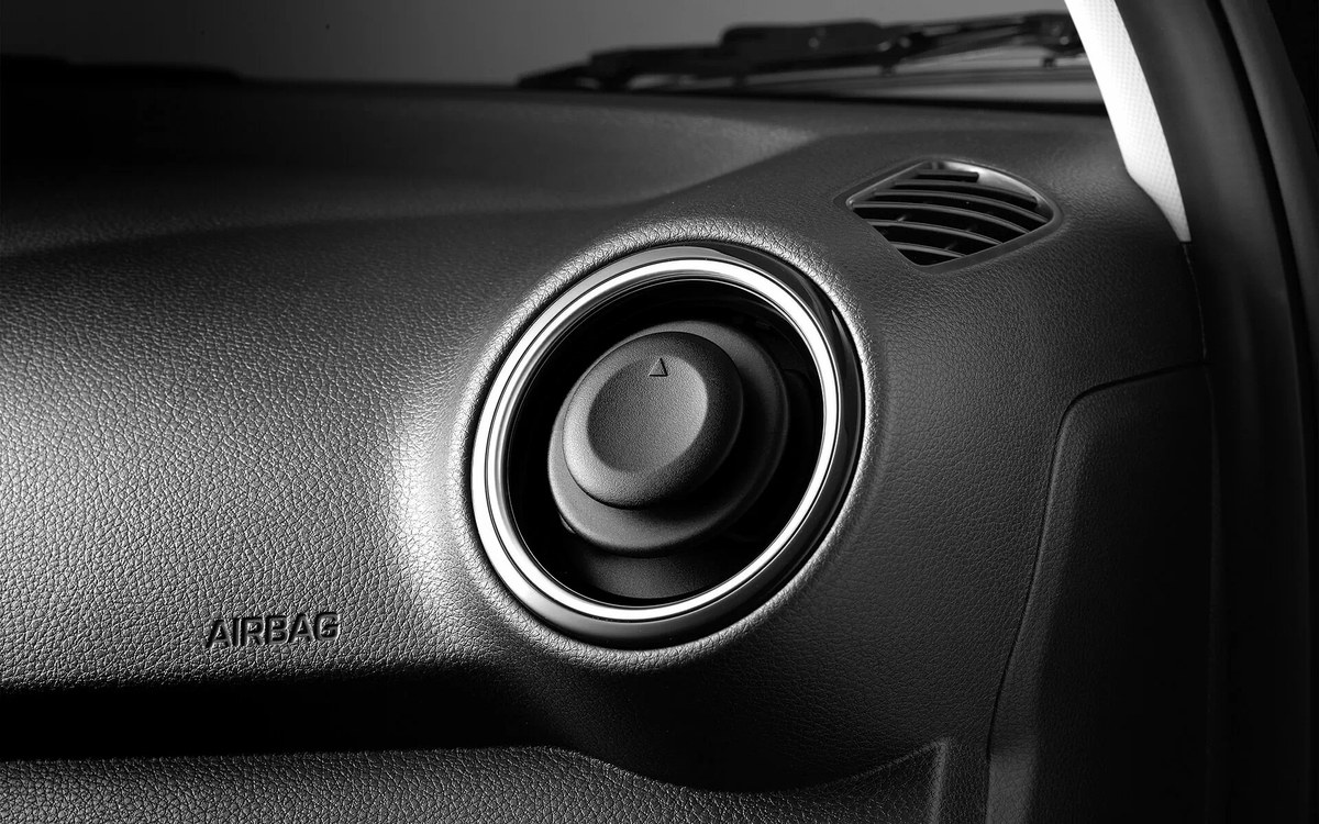 Cửa gió xoay 360 độ của Kia Soluto
